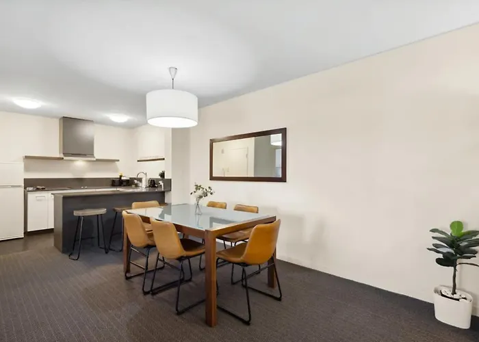 Spacious Holiday Apart On Hay St Cbd