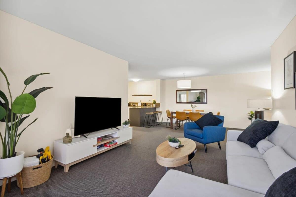 Spacious On Hay St Cbd