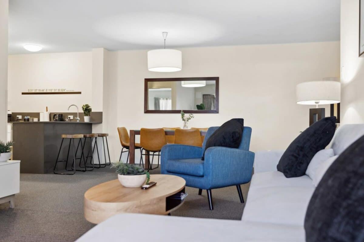 Apartment Spacious On Hay St Cbd *